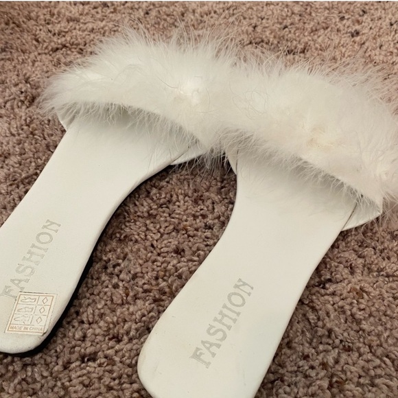 Women’s fuzzy flats - Picture 4 of 6